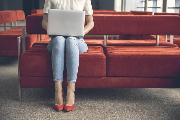 Female using laptop at job — Stock Photo, Image