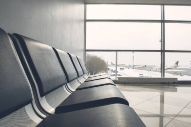 Karanlık koltuk geniş geniş pencere bulma