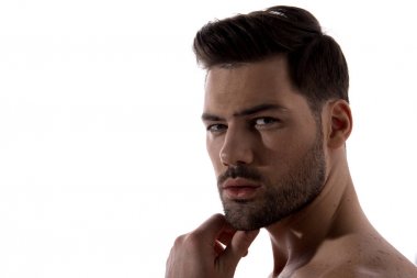 Çıplak adam güvenle poz