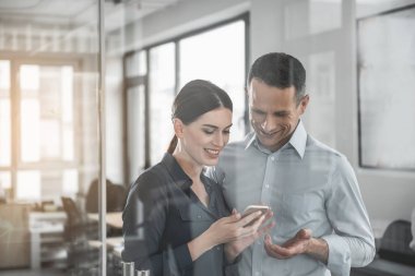 Seyir vasıl hareket eden giden arkadaşları