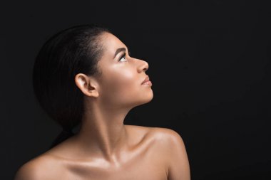 Güzel bayan tarafından bir şey dikkati