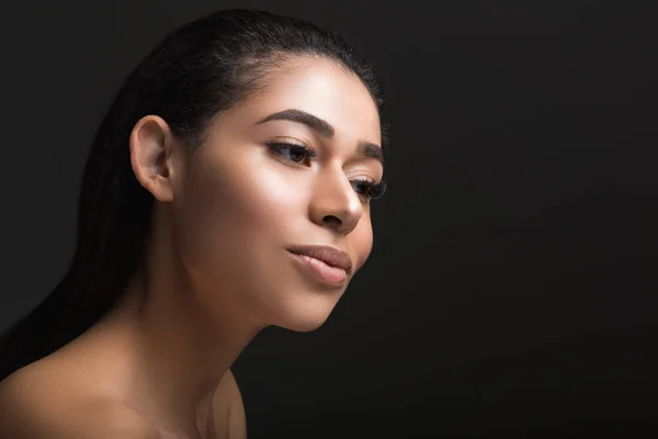 Mujer agradable con peinado bien cuidado — Foto de Stock