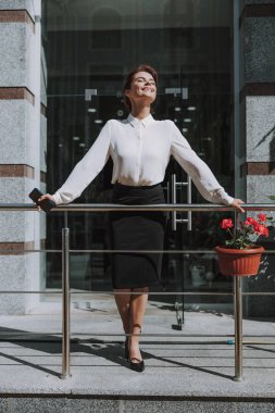 İş yerindeki fotoğraftan sonra uzun zamandır özgürlük bekliyorduk.