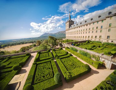 Kale Escorial San Lorenzo yanında Madrid, İspanya, bahçede