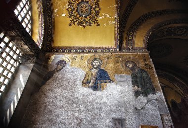 Istanbul, Türkiye - 15 Nisan 2015: Mozaik Pantokrator bilinen İsa'nın eski. Meryem Ana ve John Baptist Ayasofya Camii içinde ile