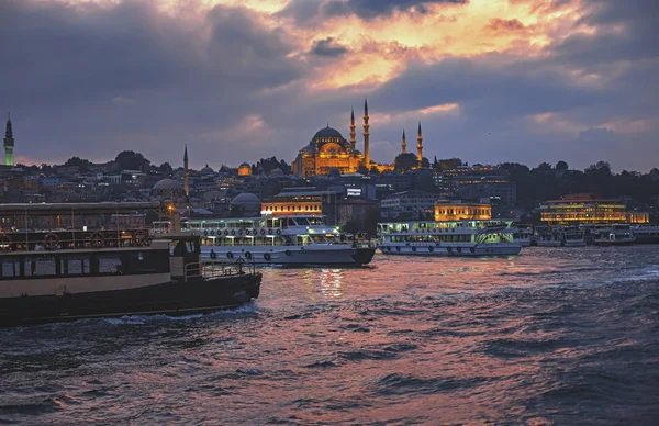Mosquée Suleymaniye, Istanbul au coucher du soleil — Photo