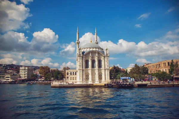 Mosquée Ortakoy, Turquie . — Photo