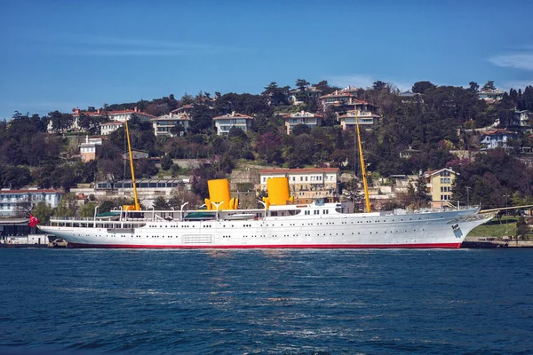 Beroemde Savarona yacht dat de stichter van de Turkse Republiek — Stockfoto