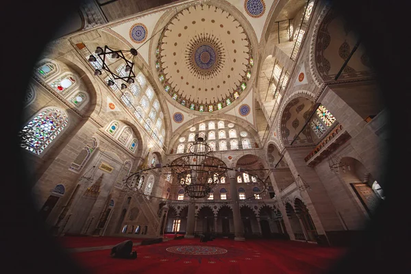 Interno della Moschea del Sultano Mihrimah a Istanbul — Foto Stock