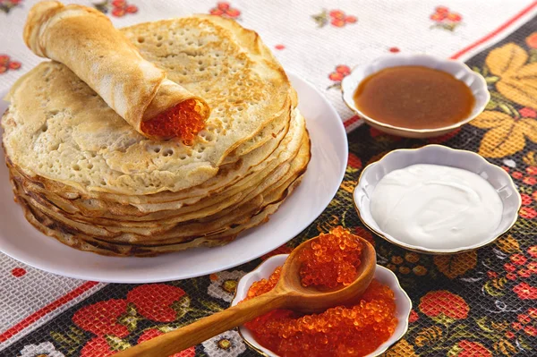 Krep plaka - Rus geleneksel yiyecek yığını