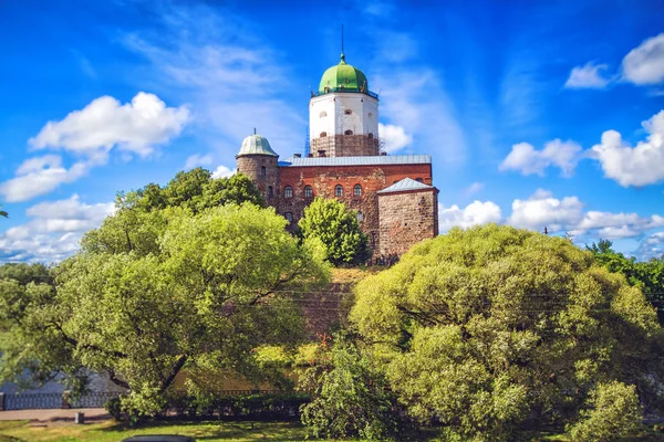 Paesaggio urbano di Vyborg in giorno d'estate — Foto Stock