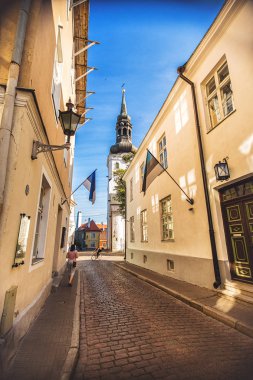 Aziz Nikolaos Kilisesi ile Tallinn sokak