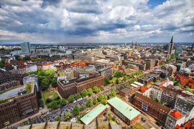 Hamburg, Almanya eski şehre Michelin kuleden göz ardı