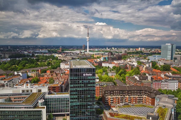 Vista desde la Torre Michelin hasta el casco antiguo de Hamburgo, Alemania — Foto de Stock