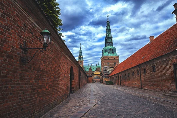 Entrada al palacio Frederiksborg, Dinamarca . — Foto de Stock