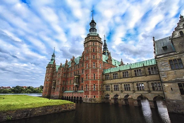 Frederiksborgs slott. Frederiksborgs slott, eller snarare Palace ligger i Danmark. — Stockfoto