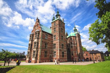 Rosenborg kalesidir Kopenhag, Danimarka nın merkezinde kale