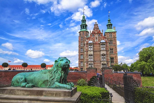 O Castelo de Rosenborg é um castelo situado no centro de Copenhaga, Dinamarca — Fotografia de Stock