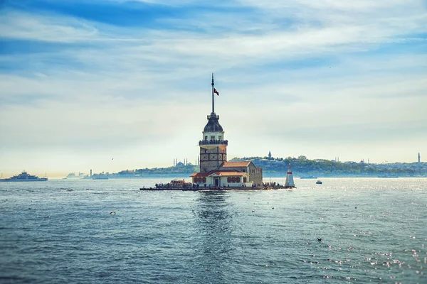 İstanbul 'da Bakireler Kulesi