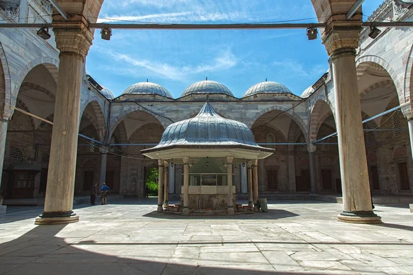 Mesquita Cortyard de Sehzade em Istambul — Fotografia de Stock