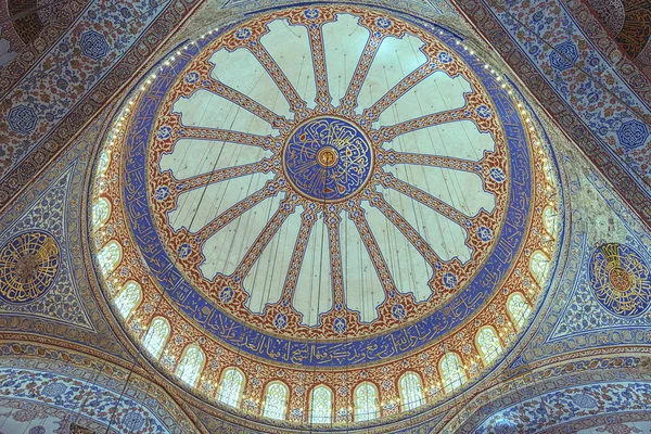 Sultanahmet Camii iç dekorasyon unsurları