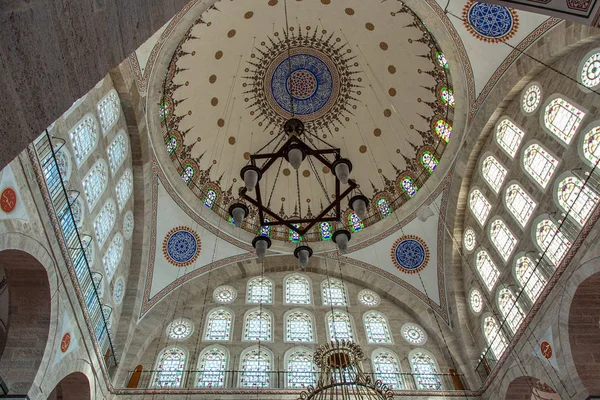 Інтер'єр мечеть Султан Mihrimah в Стамбулі — стокове фото