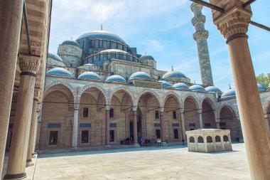 Istanbul'daki Süleymaniye Camii Cortyard