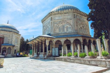 Efsanevi Türk sultan Süleyman Türbesi ve eşi Roksolana