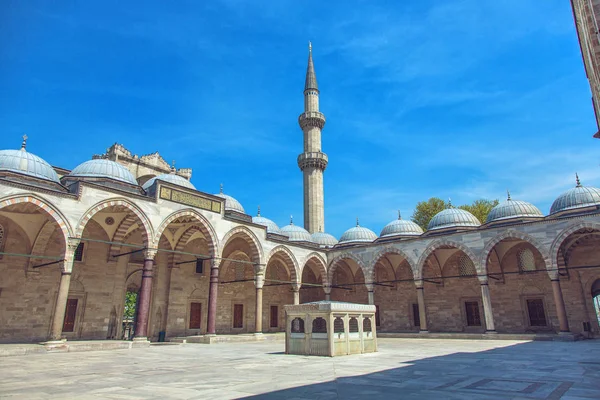 Hof der suleymaniye-Moschee — Stockfoto