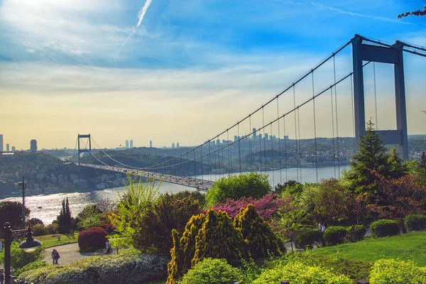 Bósforo y el puente del sultán de Fátima Mehmet — Foto de Stock