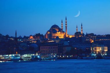 Süleymaniye Camii gece görünümü