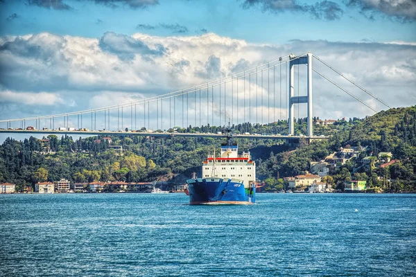 Vista del puente de Fatih Sultan Mehmet y lado asiático del Bósforo — Foto de Stock