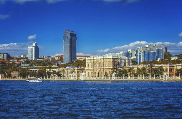 İstanbul 'daki Dolmabahçe Sarayı