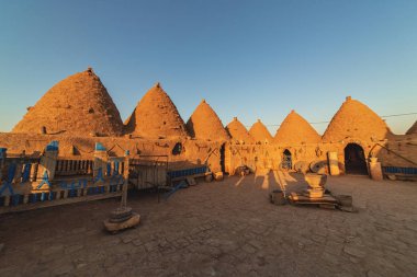 Harran, Türkiye Harran 'ın geleneksel koni evlerinin manzarası