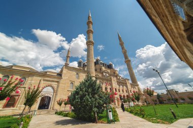 Selimiye Camii, Mimar Sinan tarafından 1575 yılında yaptırılmıştır. Edirne