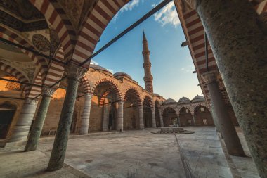 Edirne şehir merkezindeki Uc Serefeli camii.
