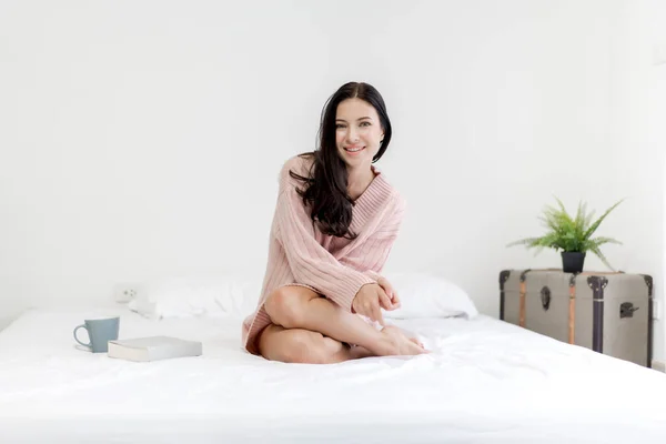 Portrait woman enjoy and relax on the bed in bedroom at home.asi — Stock Photo, Image