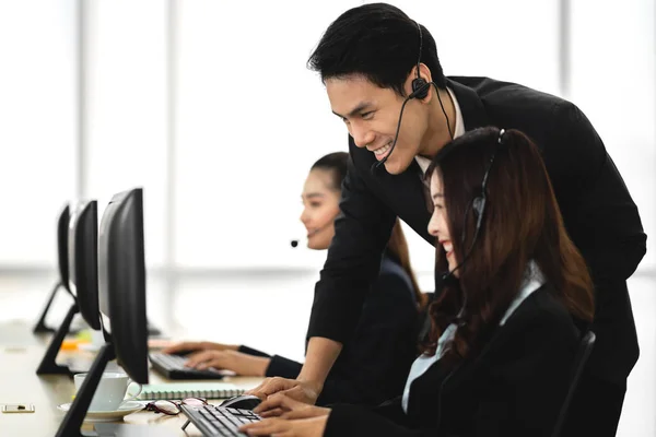 Group of happy smiling business operator customer support team p — Stock Photo, Image