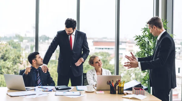 Grupo Reuniones Negocios Profesionales Discutir Gestión Estrategia Con Nuevo Proyecto — Foto de Stock