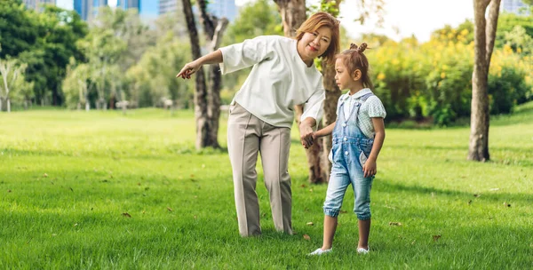 Portrait Enjoy Happy Love Asian Family Grandmother Little Cute Girl — Stock Photo, Image