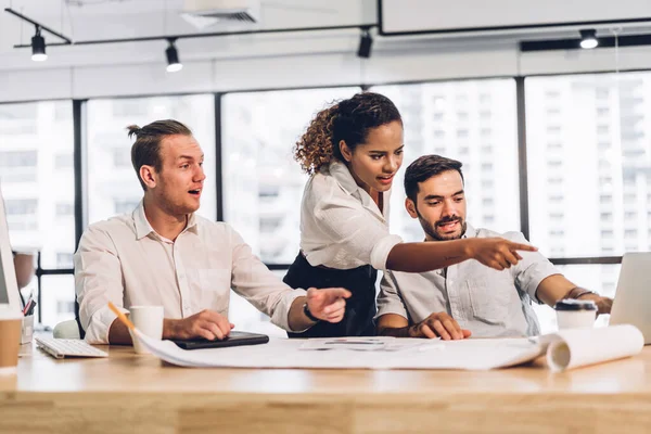 Grupp Professionella Affärsmöte Och Diskutera Strategi Med Nya Start Projekt — Stockfoto