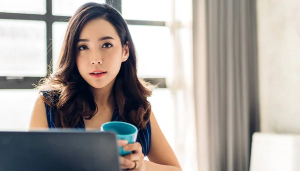 Business Asian Woman Working Laptop Computer Creative Business People Planning — Stockfoto