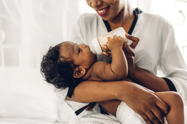 Portrét Těšit Šťastný Láska Rodina Africký Americký Matka Hrát Rozkošný — Stock fotografie