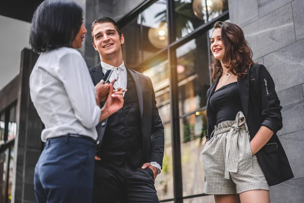 Grupo Reuniones Negocios Profesionales Discutir Estrategia Con Nuevo Proyecto Startup — Foto de Stock