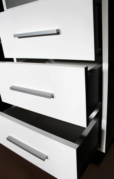 Wit bed. Vervaardiging van meubels. Keuken en kast meubilair — Stockfoto