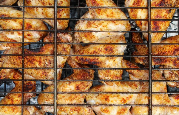 Asas de frango na grelha — Fotografia de Stock