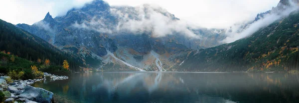 Pologne. Zakopane. "Oeil de mer" le plus beau des lacs Tatra — Photo