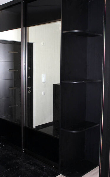 Шкаф с раздвижными дверями. Мебель. Дизайн интерьера. 