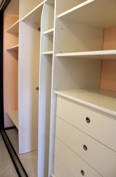 Sürgülü kapılı gardırop. Mobilyalar. İç tasarım