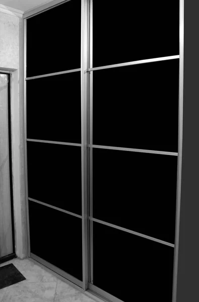 Sürgülü kapılı gardırop. Mobilyalar. İç tasarım